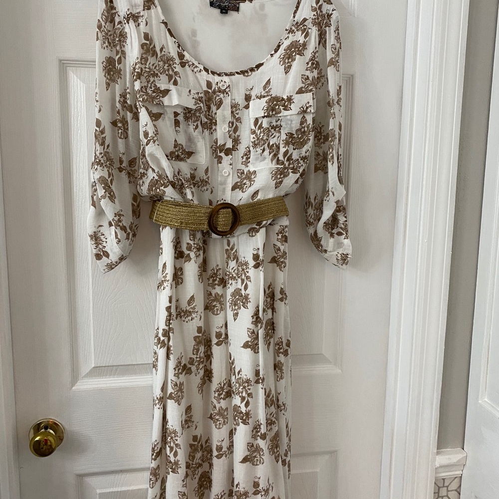 White & brown floral dress 3/4 sleeve, tan belt